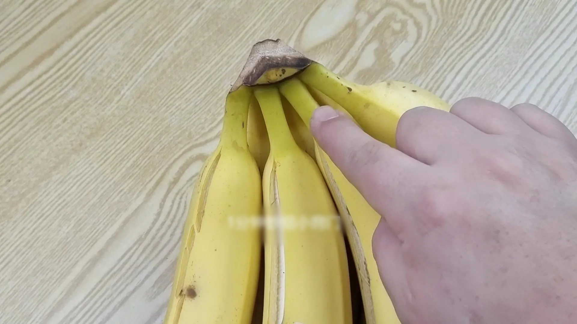 Khi mua chuối, người sành sỏi nhìn thấy 4 dấu hiệu này sẽ quay người bỏ đi ngay: Dù rẻ đến đâu cũng đừng mua!- Ảnh 2.