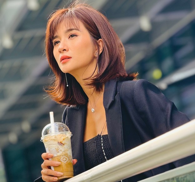Diễn viên xinh đẹp bậc nhất Việt Nam: Ở tuổi U40, nhan sắc bất chấp tuổi tác qua cam thường- Ảnh 11. Diễn viên xinh đẹp bậc nhất Việt Nam: Ở tuổi U40, nhan sắc bất chấp tuổi tác qua cam thường- Ảnh 11.