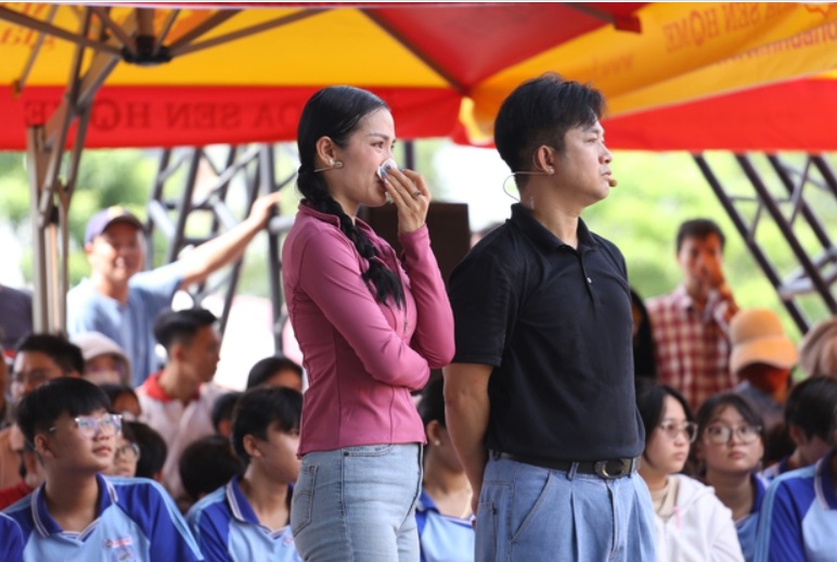 Nam NSƯT U50 độc thân trong biệt thự hàng chục tỷ, làm một việc trước di ảnh mẹ- Ảnh 1. Nam NSƯT U50 độc thân trong biệt thự hàng chục tỷ, làm một việc trước di ảnh mẹ- Ảnh 1.