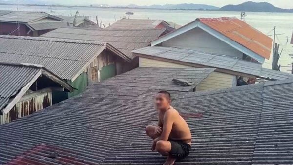 Sàm sỡ bé gái, bị bố nạn nhân chất vấn, người đàn ông giật lấy súng rồi bắn tử vong đối phương- Ảnh 2.