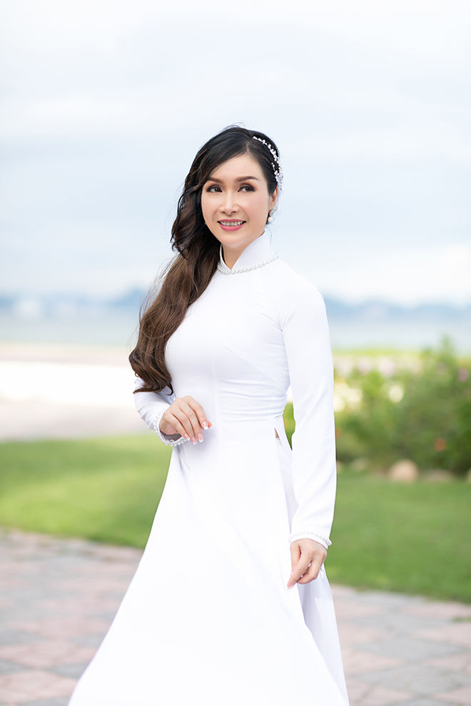 Showbiz Việt có Hoa hậu chỉ cao 1,58m: Gia thế cực khủng, sống bí ẩn bên trong biệt thự 70 tỷ- Ảnh 4.