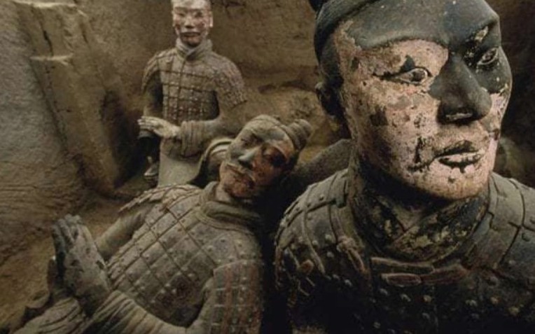 Khi khai quật đội quân đất nung trong lăng Tần Thuỷ Hoàng, chuyên gia đã phạm sai lầm lớn: 15 giây "mất mát" mà Trung Quốc mãi tiếc nuối- Ảnh 1.