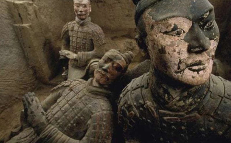 Khi khai quật đội quân đất nung trong lăng Tần Thuỷ Hoàng, chuyên gia đã phạm sai lầm lớn: 15 giây "mất mát" mà Trung Quốc mãi tiếc nuối- Ảnh 3.