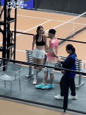 "Tóm dính" doanh nhân Đức Phạm dính như sam bên một Á hậu Vbiz trên sân pickleball- Ảnh 3. "Tóm dính" doanh nhân Đức Phạm dính như sam bên một Á hậu Vbiz trên sân pickleball- Ảnh 3.