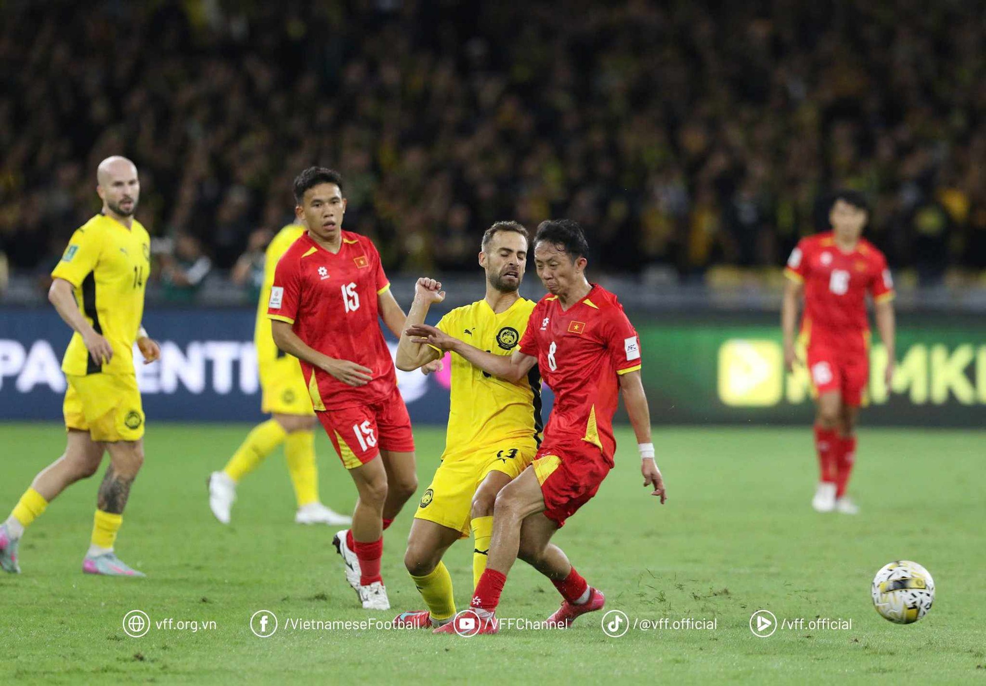Truyền thông Malaysia thốt lên từ "xấu hổ"; sếp AFC gợi ý LĐBĐ Malaysia kiện lên Tòa thể thao quốc tế- Ảnh 2. Truyền thông Malaysia thốt lên từ "xấu hổ"; sếp AFC gợi ý LĐBĐ Malaysia kiện lên Tòa thể thao quốc tế- Ảnh 2.