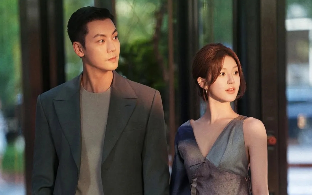 Tu 8 kiếp mới gặp được thiếu gia vừa đẹp vừa giàu cỡ này: Lái G63 từ đời vào phim, bảo sao Triệu Lộ Tư quyết lấy bằng được- Ảnh 6. Tu 8 kiếp mới gặp được thiếu gia vừa đẹp vừa giàu cỡ này: Lái G63 từ đời vào phim, bảo sao Triệu Lộ Tư quyết lấy bằng được- Ảnh 6.