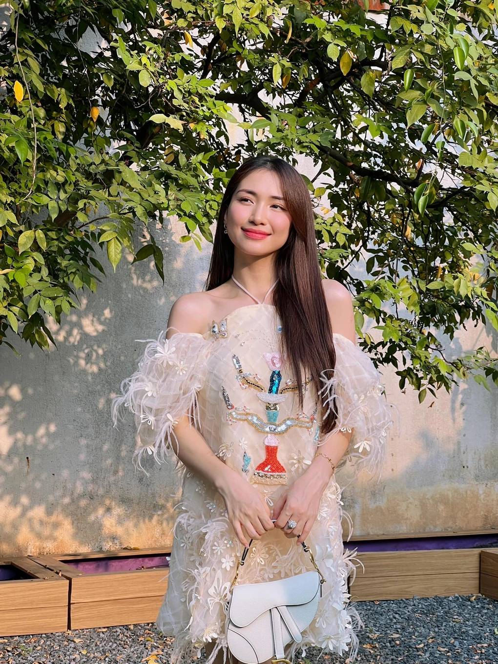 Đường tình lận đận của nữ ca sĩ 30 tuổi là mẹ đơn thân, vẫn đợi một ngày được "làm cô dâu xinh đẹp"- Ảnh 1.