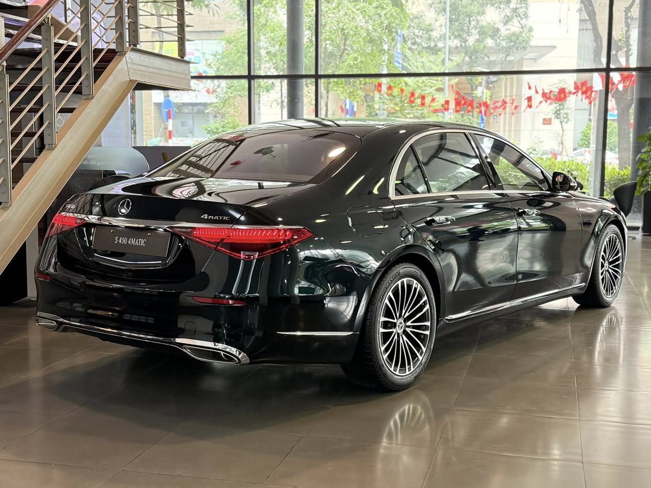 Ca sĩ Trúc Nhân tậu Mercedes-Benz S 450L trước thềm biểu diễn tại BCA 2025, nhập hội cùng Bích Phương, Hoà Minzy- Ảnh 6.