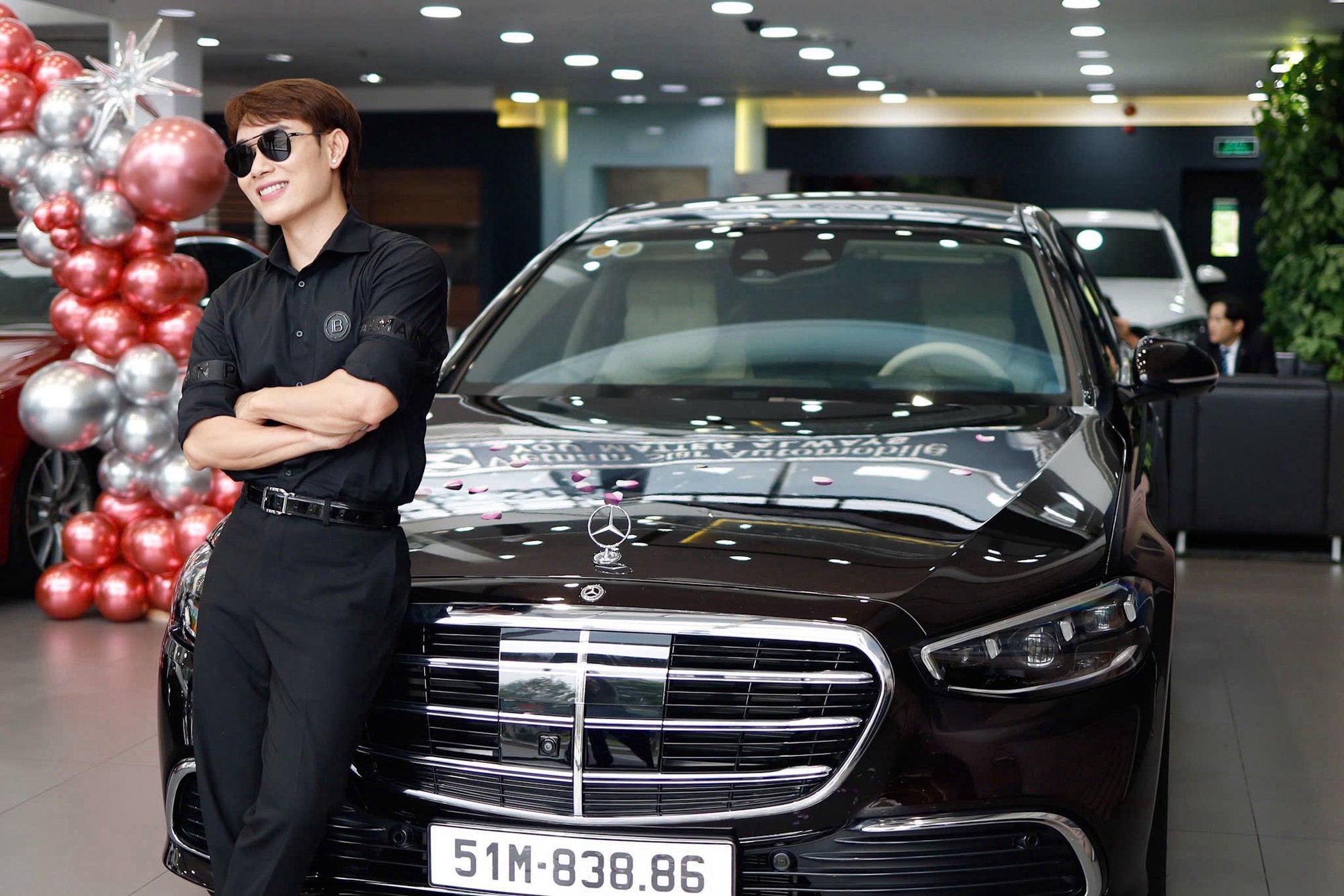 Ca sĩ Trúc Nhân tậu Mercedes-Benz S 450L trước thềm biểu diễn tại BCA 2025, nhập hội cùng Bích Phương, Hoà Minzy- Ảnh 4.