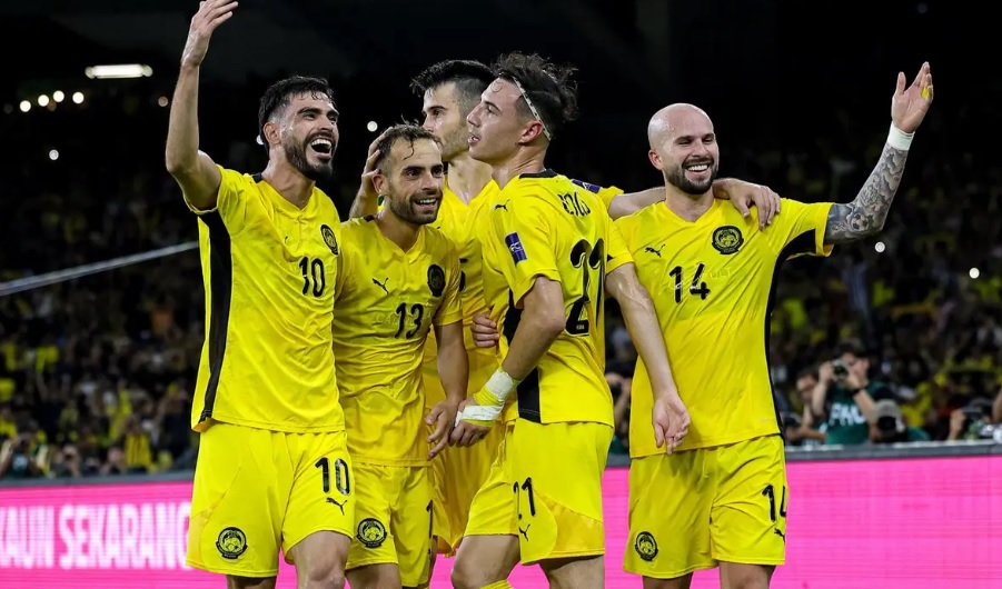 Tuyển Malaysia bị cầu thủ Philippines chế giễu v&igrave; gian lận ở trận gặp tuyển Việt Nam