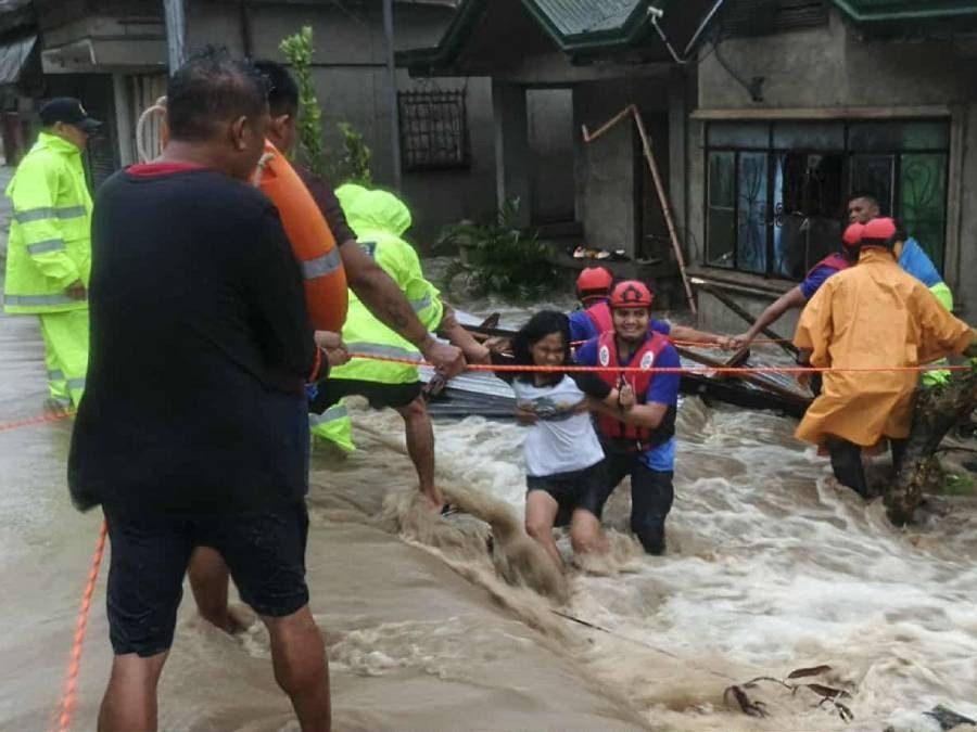 Philippines hứng thiệt hại nặng nề do bão Mirasol, Nando và Bualoi, ít nhất 26 người thiệt mạng- Ảnh 2.