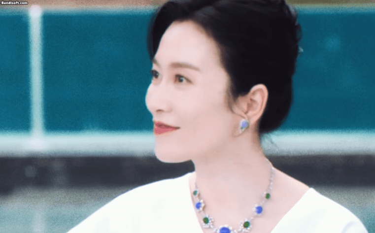 Nh&igrave;n mỹ nh&acirc;n n&agrave;y mới hiểu chữ sang viết thế n&agrave;o: Diện trang sức 1100 tỷ g&acirc;y sốc to&agrave;n tập, phu nh&acirc;n h&agrave;o m&ocirc;n l&agrave; phải vậy- Ảnh 6.