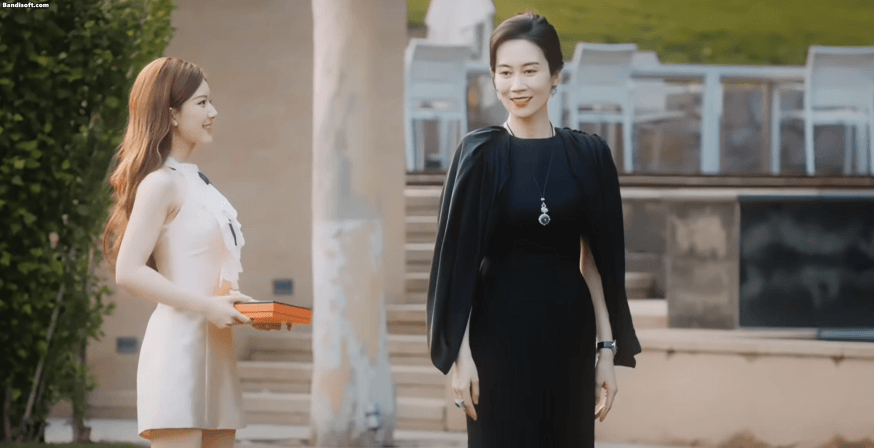 Nh&igrave;n mỹ nh&acirc;n n&agrave;y mới hiểu chữ sang viết thế n&agrave;o: Diện trang sức 1100 tỷ g&acirc;y sốc to&agrave;n tập, phu nh&acirc;n h&agrave;o m&ocirc;n l&agrave; phải vậy- Ảnh 1.