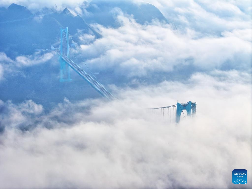 Cận cảnh cây cầu cao nhất thế giới, "chuẩn từng milimet” của Trung Quốc- Ảnh 4.
