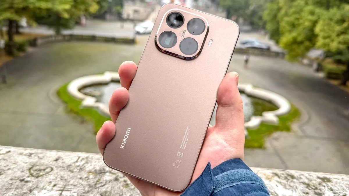 Rẻ hơn cả chục triệu, mẫu điện thoại này của Xiaomi đang "đe dọa ngôi vương" thuộc về iPhone và Samsung- Ảnh 1.