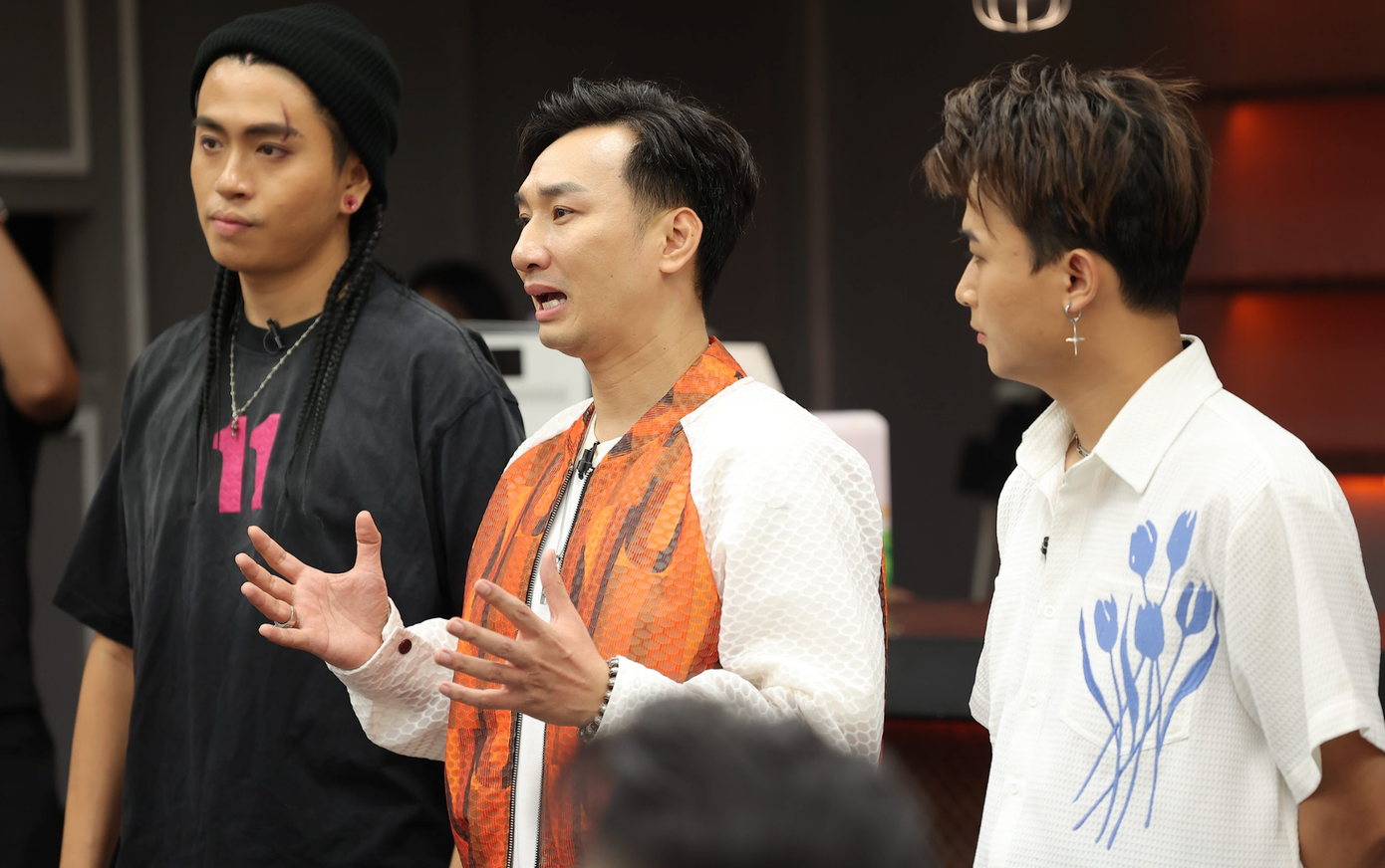 MC Thành Trung, Tiến Luật gặp sự cố máy bay ra Đà Nẵng- Ảnh 1. MC Thành Trung, Tiến Luật gặp sự cố máy bay ra Đà Nẵng- Ảnh 1.