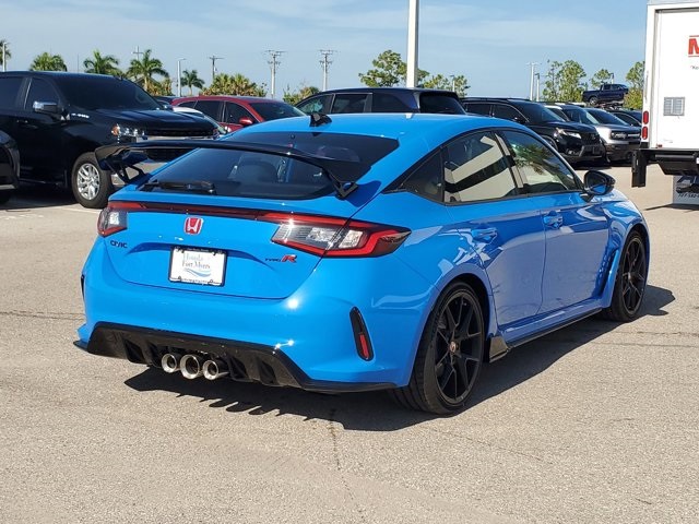 'Bia kèm lạc' không chỉ có tại Việt Nam: Đại lý này công khai kênh giá gần 400 triệu đồng đối với Civic Type R- Ảnh 7. 'Bia kèm lạc' không chỉ có tại Việt Nam: Đại lý này công khai kênh giá gần 400 triệu đồng đối với Civic Type R- Ảnh 7.