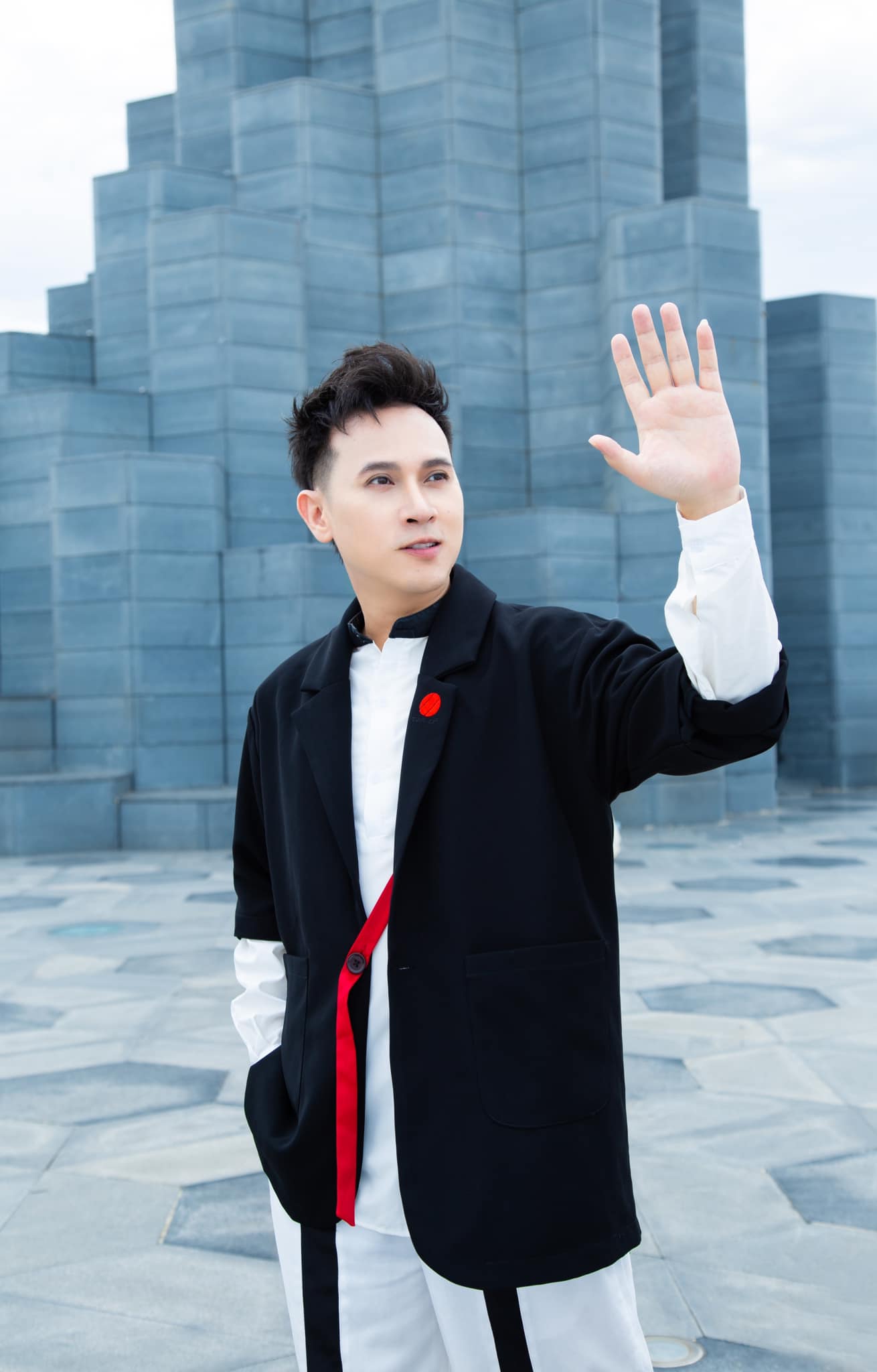 Ngoại hình ca sĩ giữ chức Viện phó, thỉnh thoảng chốt đơn một căn nhà, 50 tuổi rất giàu nhưng chưa vợ con- Ảnh 3. Ngoại hình ca sĩ giữ chức Viện phó, thỉnh thoảng chốt đơn một căn nhà, 50 tuổi rất giàu nhưng chưa vợ con- Ảnh 3.