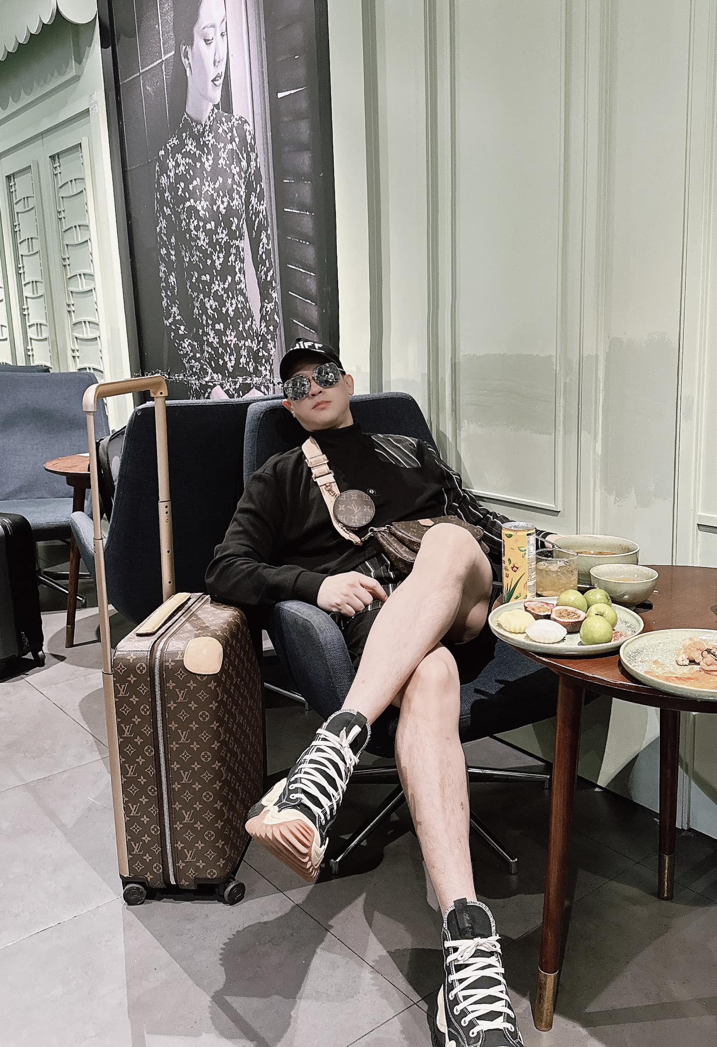 Ngoại hình ca sĩ giữ chức Viện phó, thỉnh thoảng chốt đơn một căn nhà, 50 tuổi rất giàu nhưng chưa vợ con- Ảnh 10. Ngoại hình ca sĩ giữ chức Viện phó, thỉnh thoảng chốt đơn một căn nhà, 50 tuổi rất giàu nhưng chưa vợ con- Ảnh 10.