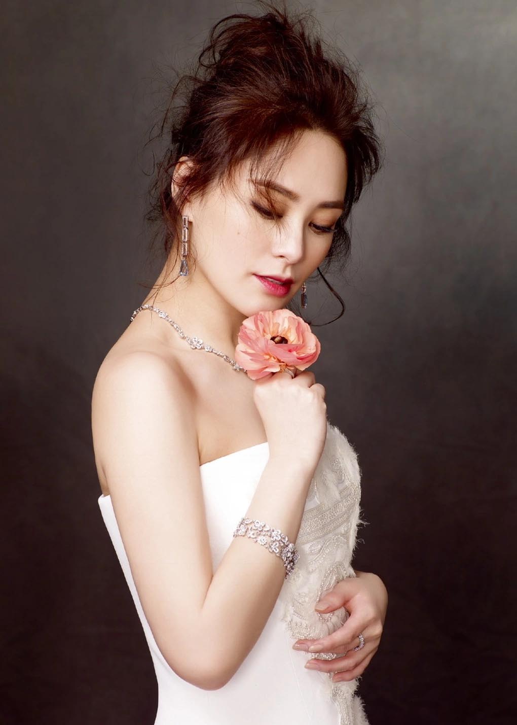 "Ngọc nữ màn ảnh" sụp đổ hình tượng sau 1 đêm vì lộ ảnh riêng tư, cuộc sống hiện tại ra sao?- Ảnh 4.