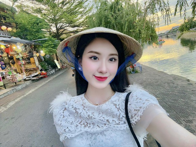 Văn Doanh Nhi – Ái nữ nhà Văn Sỹ trứ danh bóng đá Nghệ An gây thương nhớ với nhan sắc cuốn hút- Ảnh 1. Văn Doanh Nhi – Ái nữ nhà Văn Sỹ trứ danh bóng đá Nghệ An gây thương nhớ với nhan sắc cuốn hút- Ảnh 1.