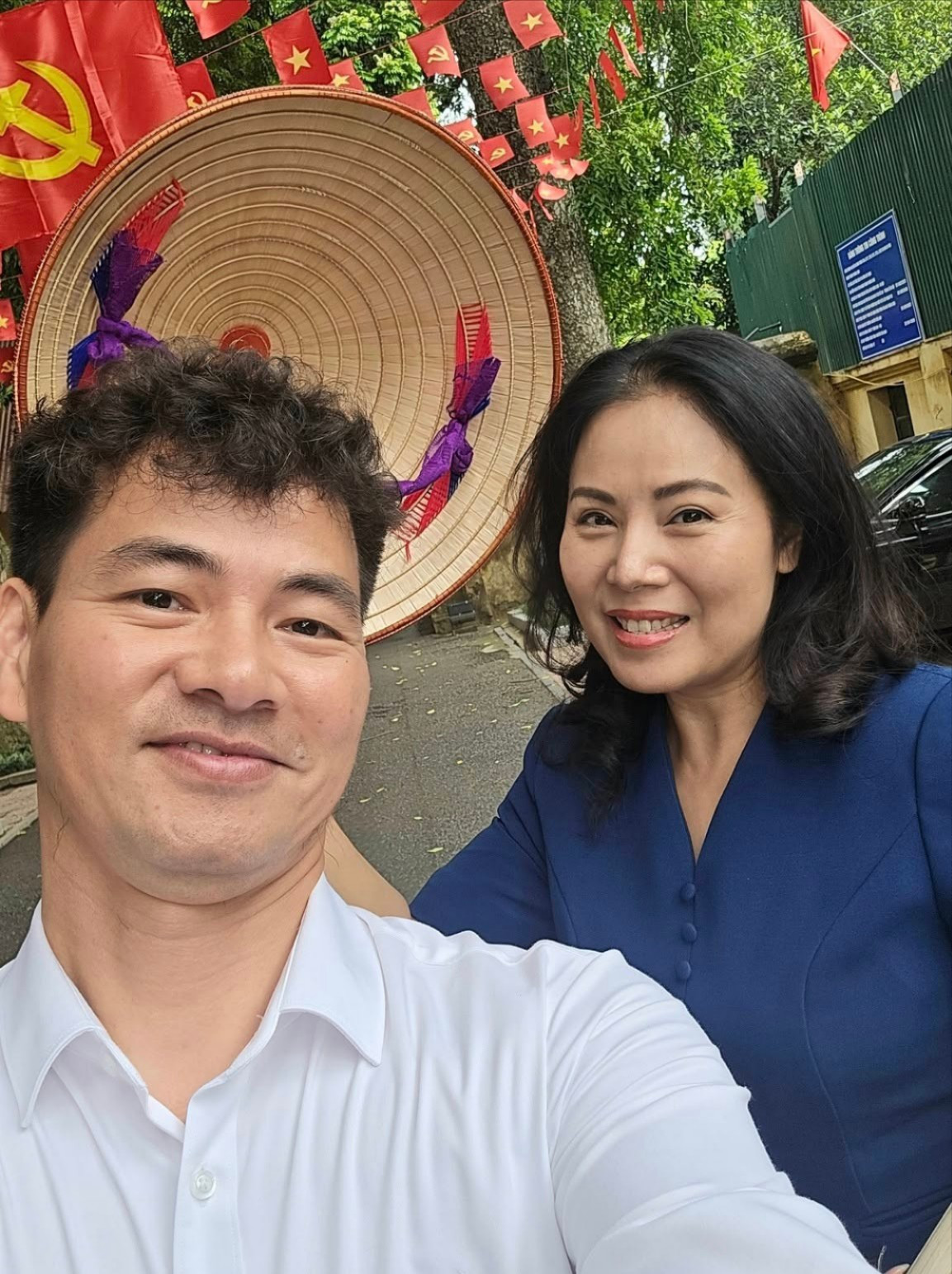 NSND Xuân Bắc và Hồng của 'Sóng ở đáy sông' sau 25 năm- Ảnh 2. NSND Xuân Bắc và Hồng của 'Sóng ở đáy sông' sau 25 năm- Ảnh 2.