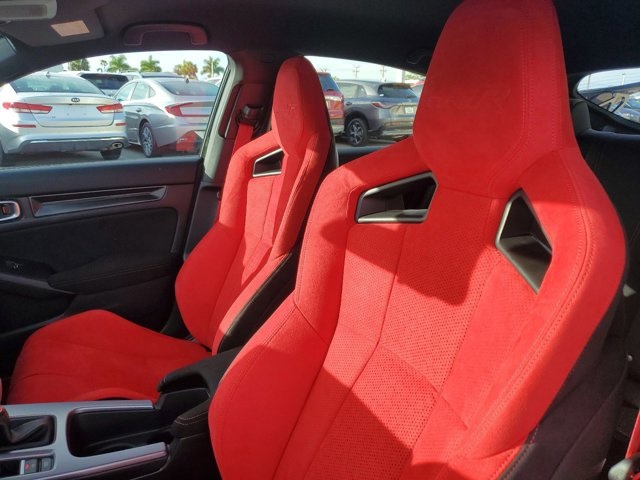 'Bia kèm lạc' không chỉ có tại Việt Nam: Đại lý này công khai kênh giá gần 400 triệu đồng đối với Civic Type R- Ảnh 14. 'Bia kèm lạc' không chỉ có tại Việt Nam: Đại lý này công khai kênh giá gần 400 triệu đồng đối với Civic Type R- Ảnh 14.