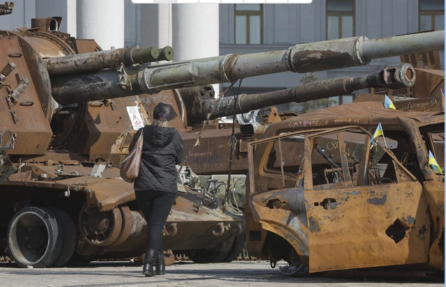 Ukraine "trắng kho" vũ khí Liên Xô: Nguy cơ khi phụ thuộc tuyệt đối vào phương Tây- Ảnh 1. Ukraine "trắng kho" vũ khí Liên Xô: Nguy cơ khi phụ thuộc tuyệt đối vào phương Tây- Ảnh 1.