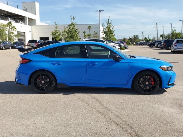 'Bia kèm lạc' không chỉ có tại Việt Nam: Đại lý này công khai kênh giá gần 400 triệu đồng đối với Civic Type R- Ảnh 6. 'Bia kèm lạc' không chỉ có tại Việt Nam: Đại lý này công khai kênh giá gần 400 triệu đồng đối với Civic Type R- Ảnh 6.