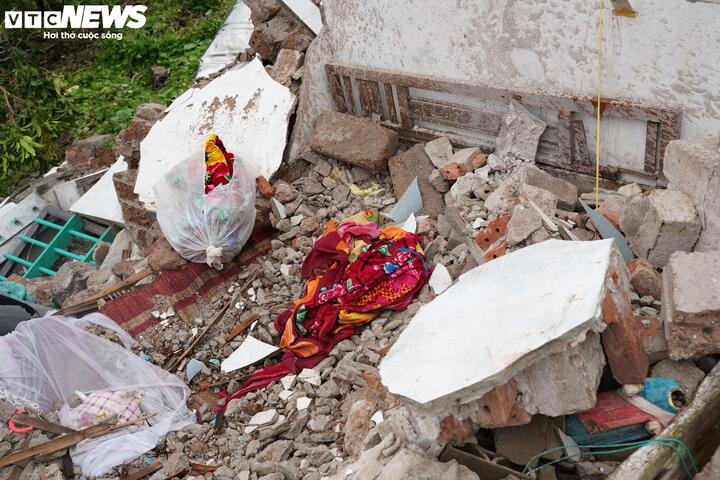 Mẹ già tử nạn trong căn nhà đổ sập, con gái khuyết tật bật khóc giữa đống đổ nát- Ảnh 3.