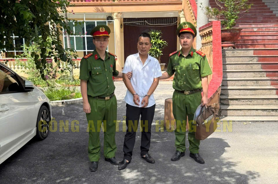 Bắt tạm giam chủ shop online Nguyễn Bảo Lộc- Ảnh 1. Bắt tạm giam chủ shop online Nguyễn Bảo Lộc- Ảnh 1.