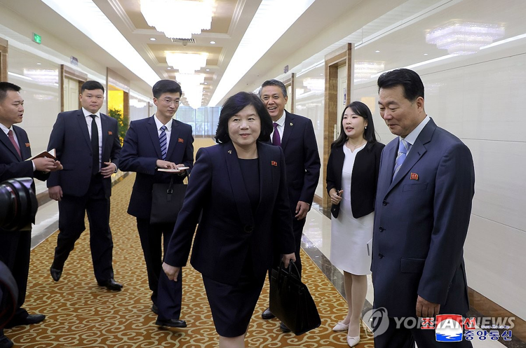 Ngoại trưởng Triều Tiên đến Trung Quốc chuyển thông điệp của Chủ tịch Kim Jong Un- Ảnh 1.