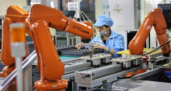 Trung Quốc Vẫn Là Công Xưởng Giá Rẻ Thế Giới Nhờ 280.000 Robot Mỗi Năm: Tầm Nhìn Tự Động Hóa Chi Phí Thấp Của Nền Kinh Tế Số 1 Châu Á 5 2025 09 03112203 1756888660395 1756888661034589708806