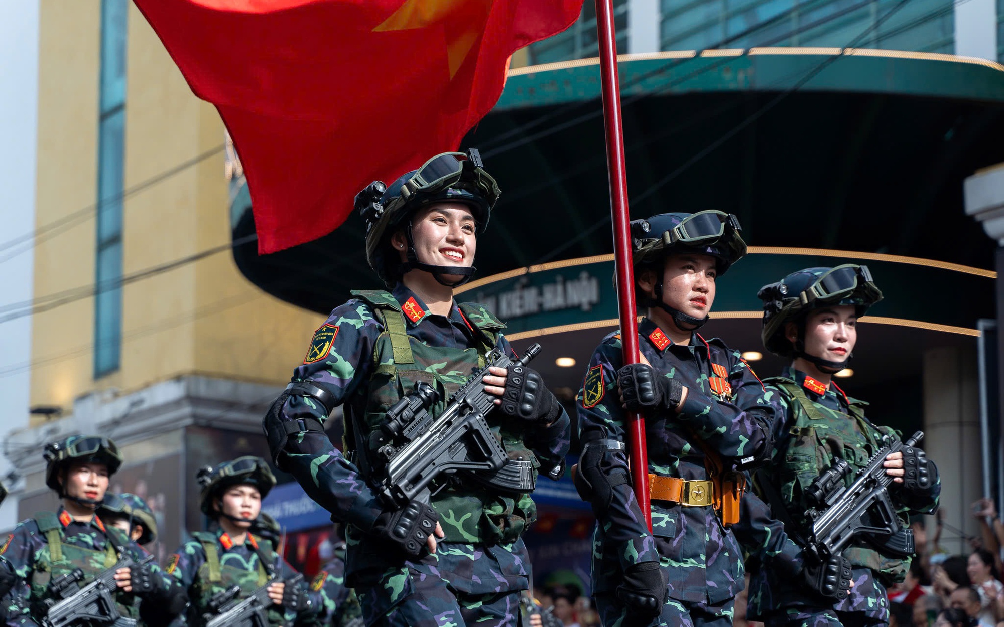 Những khối không tên thầm lặng phục vụ đại lễ Quốc khánh 2 - 9 đầy ý nghĩa - Ảnh 2.