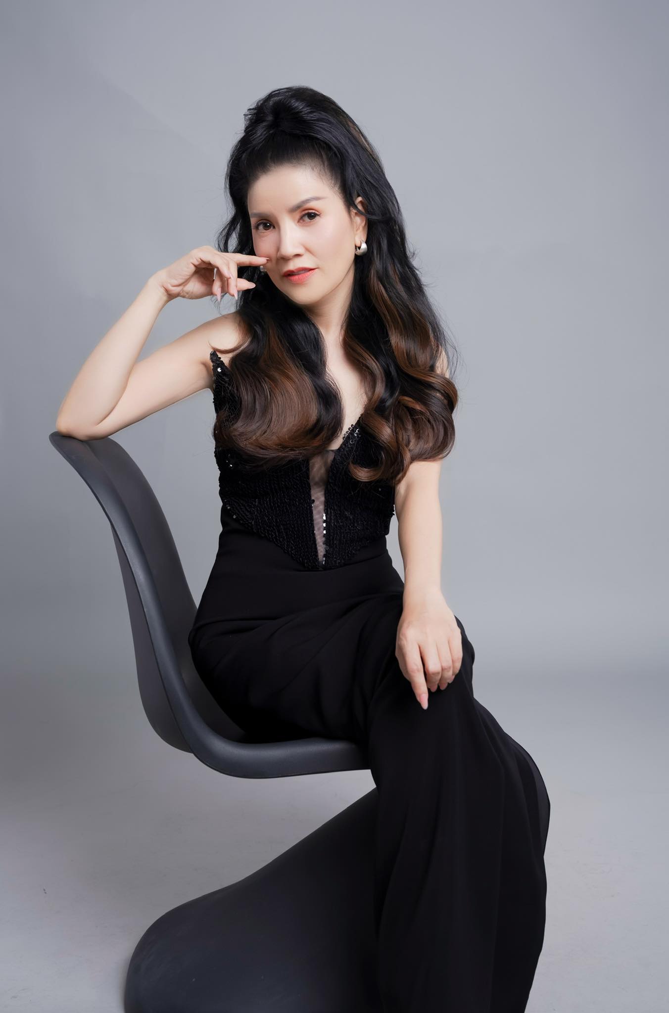 Dàn diễn viên "Mùi ngò gai" thương tiếc NSƯT Ngọc Trinh- Ảnh 8. Dàn diễn viên "Mùi ngò gai" thương tiếc NSƯT Ngọc Trinh- Ảnh 8.