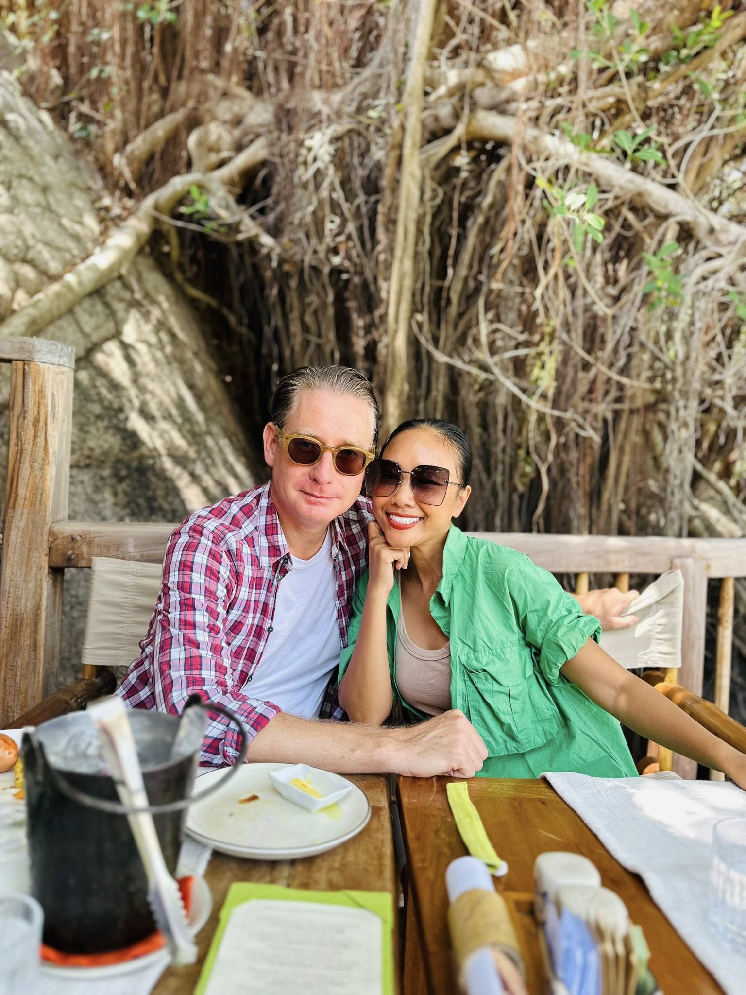 Hôn nhân viên mãn của nữ ca sĩ sinh năm 1978, quê Đồng Nai với chồng là sếp lớn - Ảnh 1.