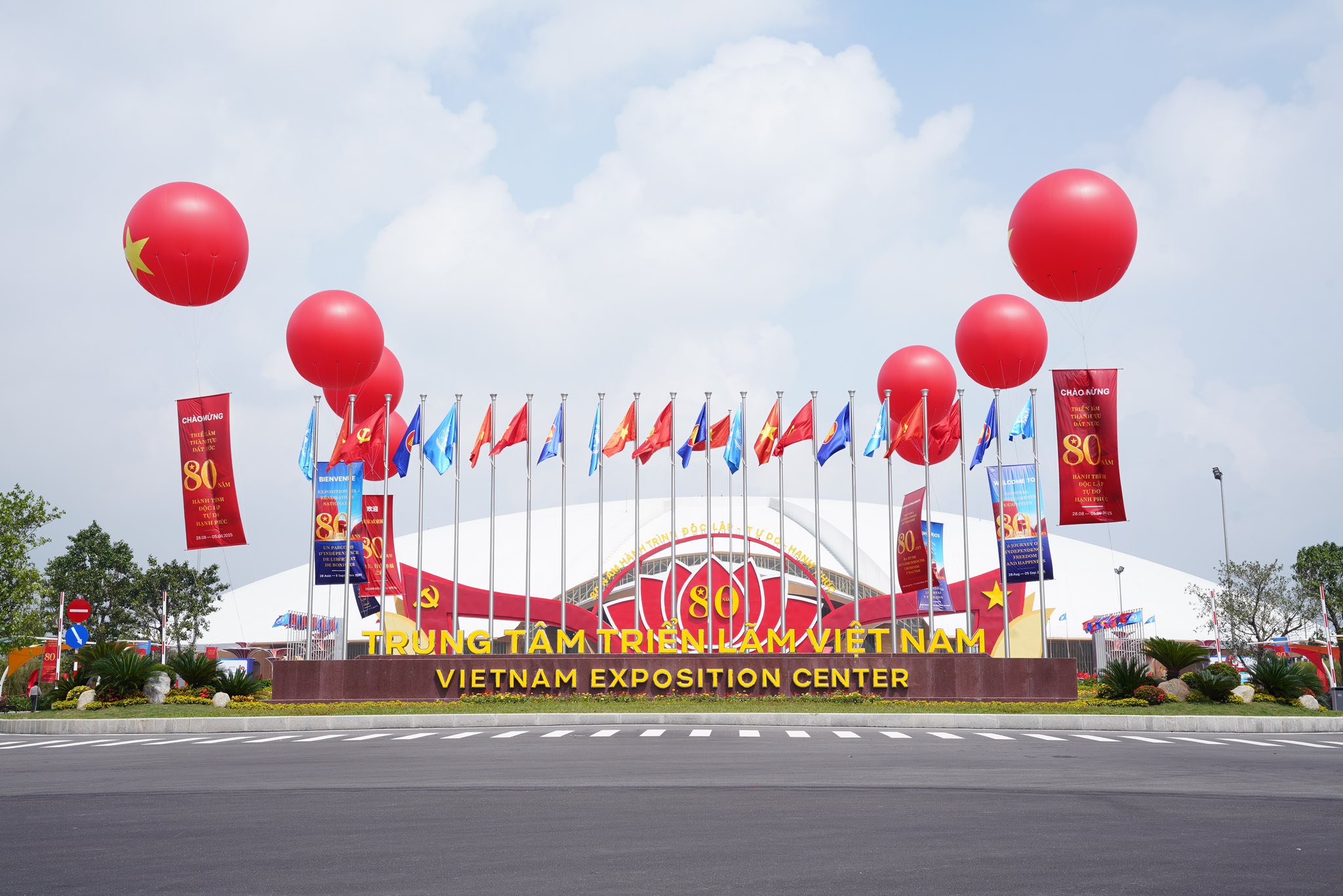 Công trình 900.000 m2 thu hút 4 triệu người: 10,5 tháng thi công tạo kỳ tích xây dựng, kỷ lục quốc tế - Ảnh 1.