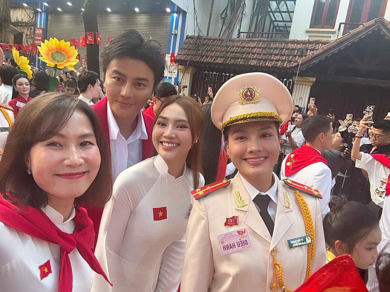 Tinh tú của thể thao Việt Nam hân hoan, tự hào giữa Quảng trường Ba Đình lịch sử ngày Đại lễ 2/9- Ảnh 10. Tinh tú của thể thao Việt Nam hân hoan, tự hào giữa Quảng trường Ba Đình lịch sử ngày Đại lễ 2/9- Ảnh 10.