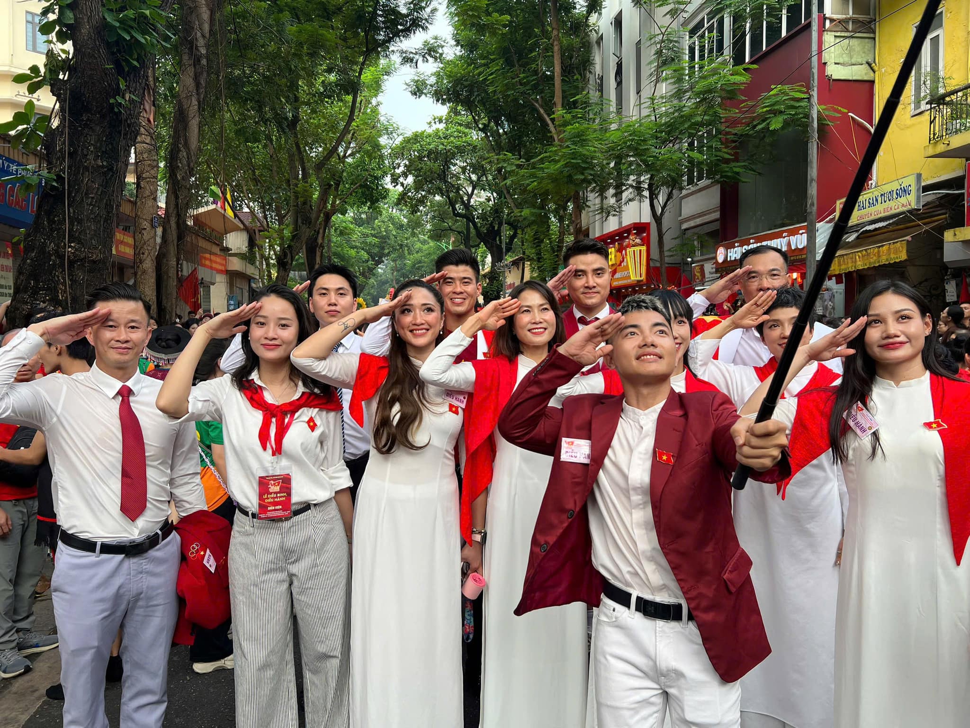 Tinh tú của thể thao Việt Nam hân hoan, tự hào giữa Quảng trường Ba Đình lịch sử ngày Đại lễ 2/9- Ảnh 1. Tinh tú của thể thao Việt Nam hân hoan, tự hào giữa Quảng trường Ba Đình lịch sử ngày Đại lễ 2/9- Ảnh 1.