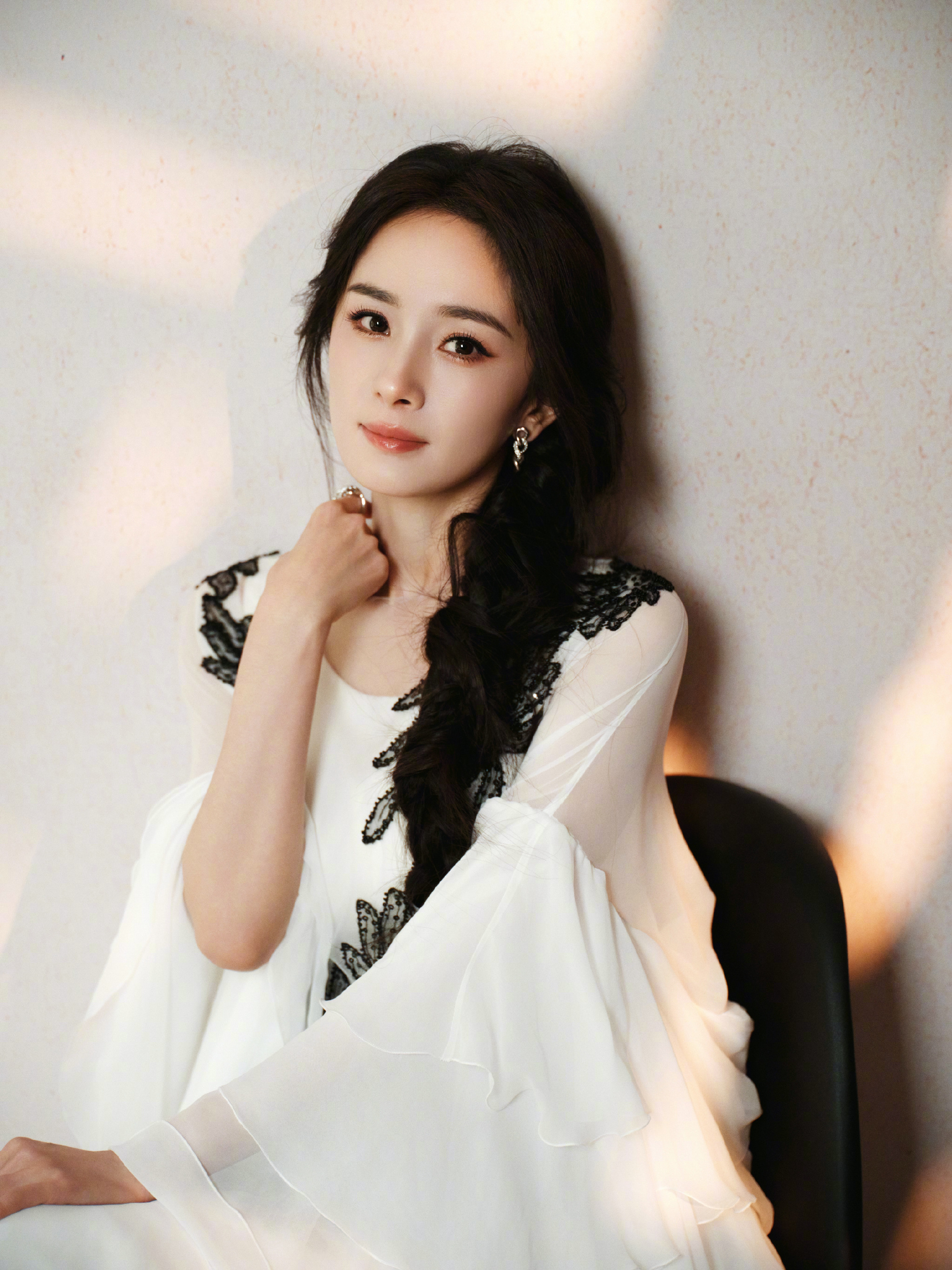 Tài sản của dàn sao nữ 85: Triệu Lệ Dĩnh có hơn 15.000 tỷ vẫn thua người này- Ảnh 6.