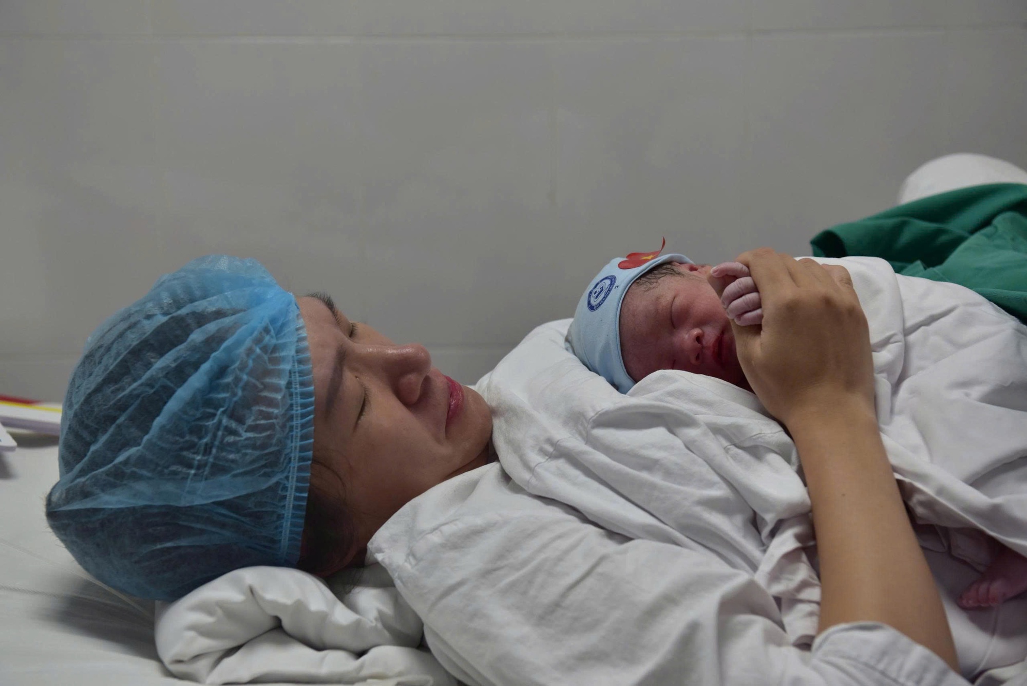 Em bé Quốc khánh chào đời vào đúng giờ thiêng liêng trong ngày lễ Quốc khánh - Ảnh 1. Em bé Quốc khánh chào đời vào đúng giờ thiêng liêng trong ngày lễ Quốc khánh - Ảnh 1.