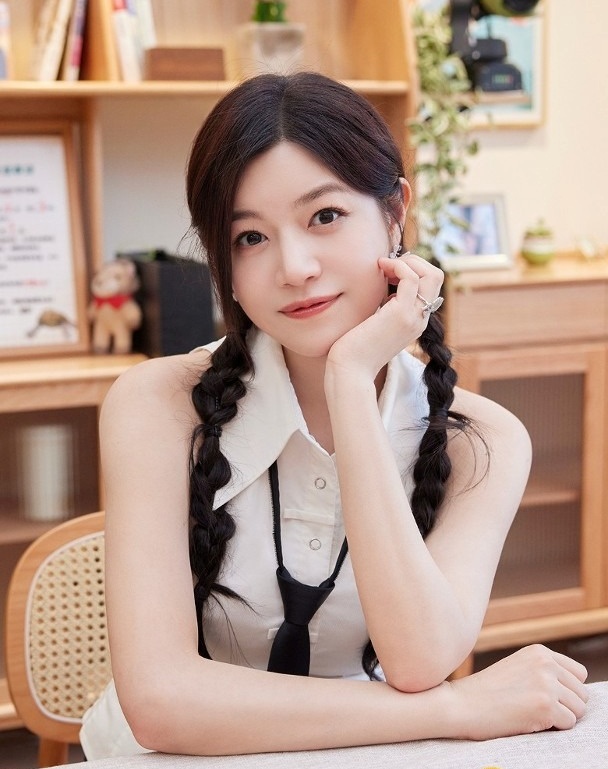 Con gái Lâm Tâm Như - Hoắc Kiến Hoa xinh cỡ nào mà "Tiểu Long Nữ" Trần Nghiên Hy phải vội xin kết thông gia? - Ảnh 1.