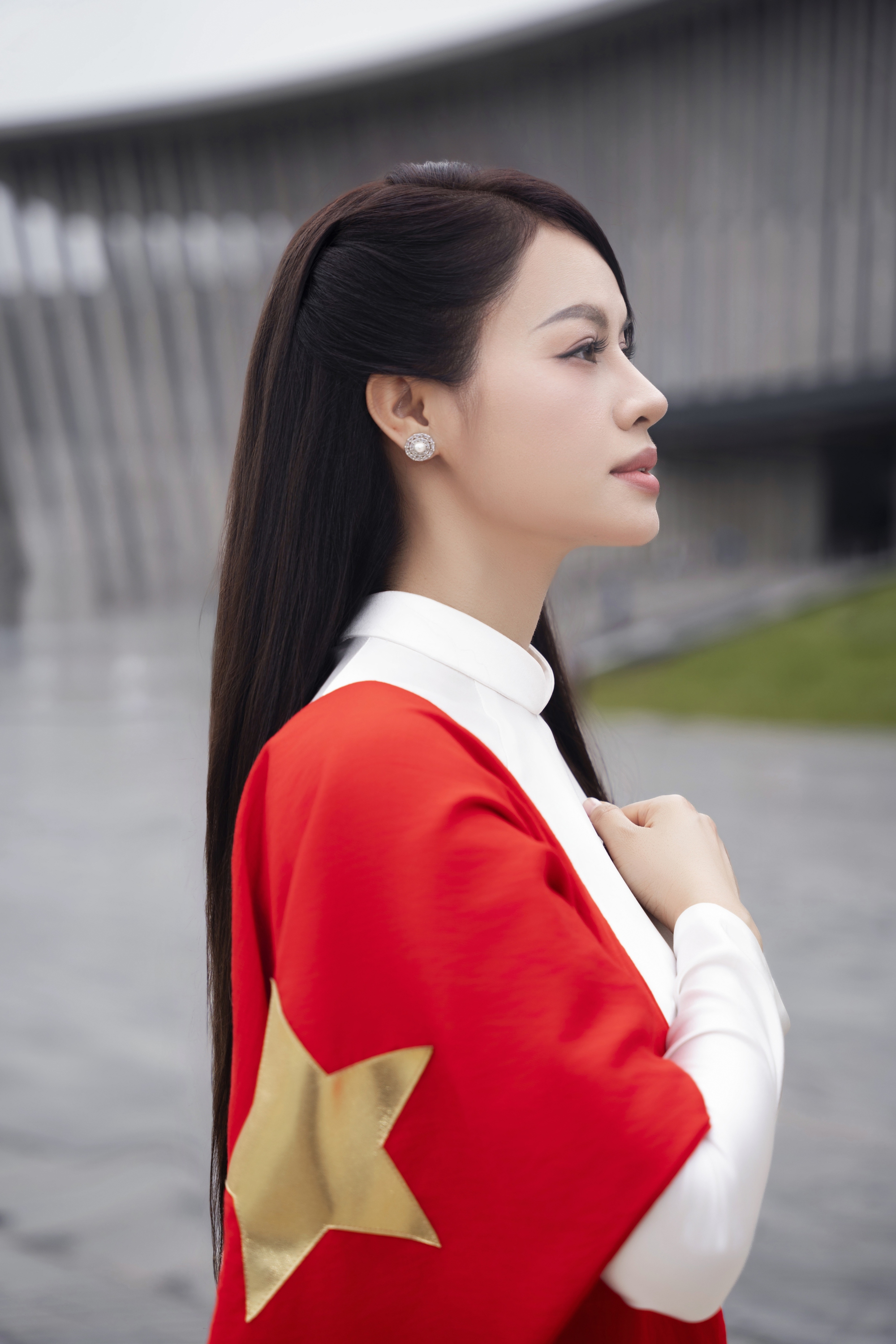 Huyền Anh Yoko: "Tôi mong bất cứ ai khi xem MV đều thấy tự hào khi là người Việt Nam"- Ảnh 1. Huyền Anh Yoko: "Tôi mong bất cứ ai khi xem MV đều thấy tự hào khi là người Việt Nam"- Ảnh 1.