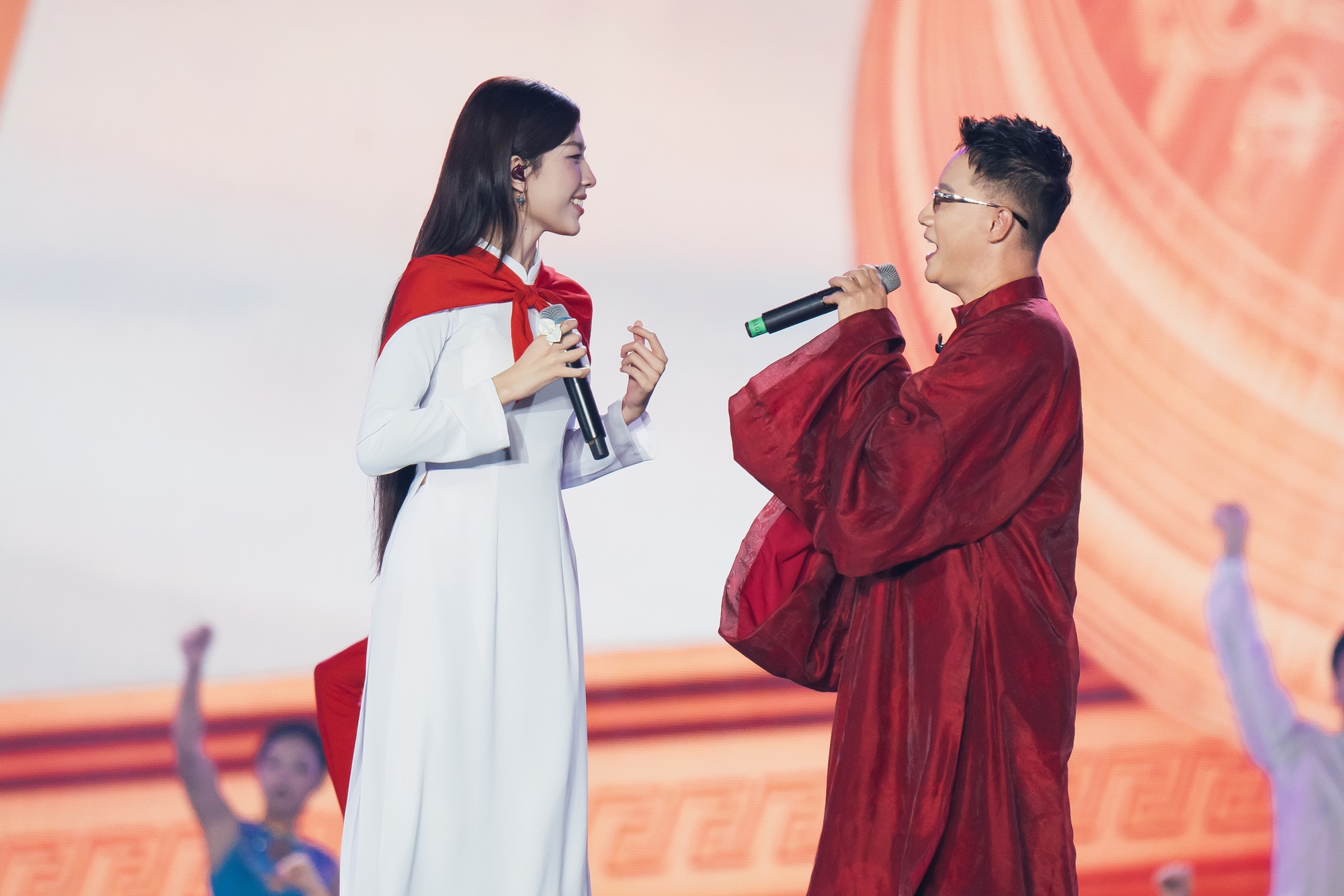 Hoàng Bách được hát tại 2 sự kiện quan trọng: "Đó là vinh dự lớn của tôi"- Ảnh 1. Hoàng Bách được hát tại 2 sự kiện quan trọng: "Đó là vinh dự lớn của tôi"- Ảnh 1.
