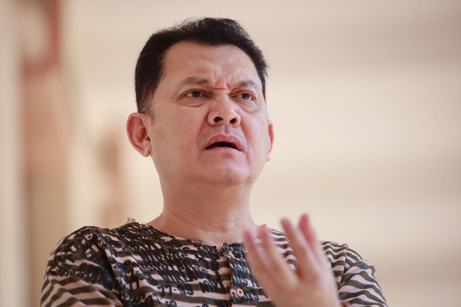 NSƯT Hữu Châu: "Học trò đó thù hận tôi, tôi cũng chịu"- Ảnh 1. NSƯT Hữu Châu: "Học trò đó thù hận tôi, tôi cũng chịu"- Ảnh 1.