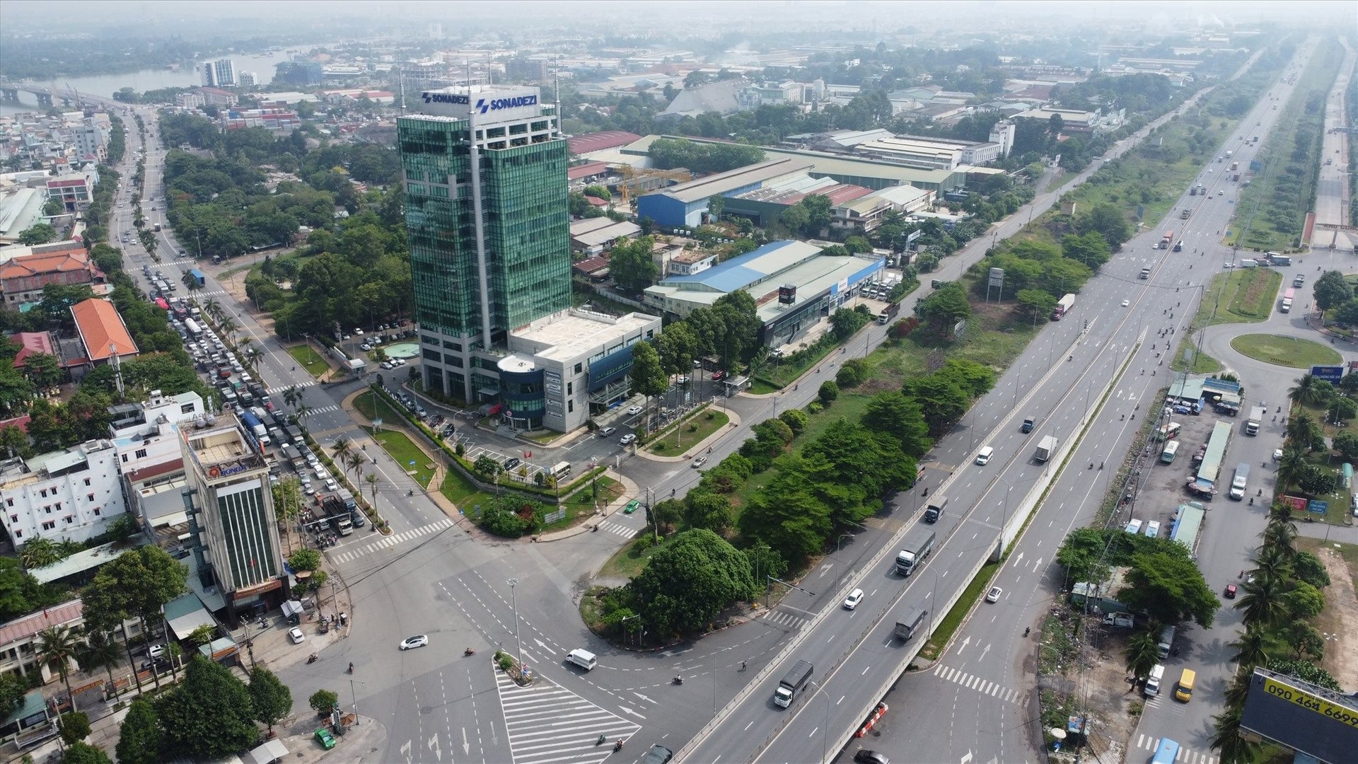 Một tỉnh "trỗi dậy" thành thủ phủ công nghiệp lớn của Việt Nam: Có tới 52 KCN - Ảnh 1.