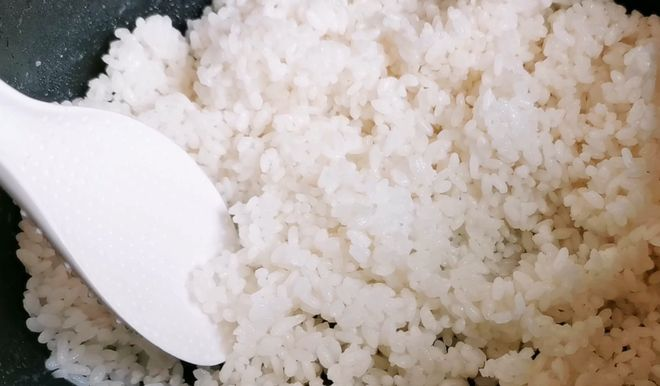 Ăn Cơm Nguội Để Qua Đêm Có Hại Không?- Ảnh 2. Ăn Cơm Nguội Để Qua Đêm Có Hại Không?- Ảnh 2.