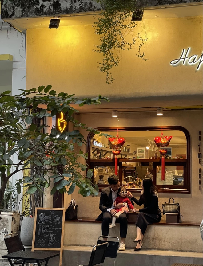 Lương Xuân Trường cưới tiểu thư Nhuệ Giang, cuộc sống sau hôn nhân hiện tại thế nào?- Ảnh 3. Lương Xuân Trường cưới tiểu thư Nhuệ Giang, cuộc sống sau hôn nhân hiện tại thế nào?- Ảnh 3.