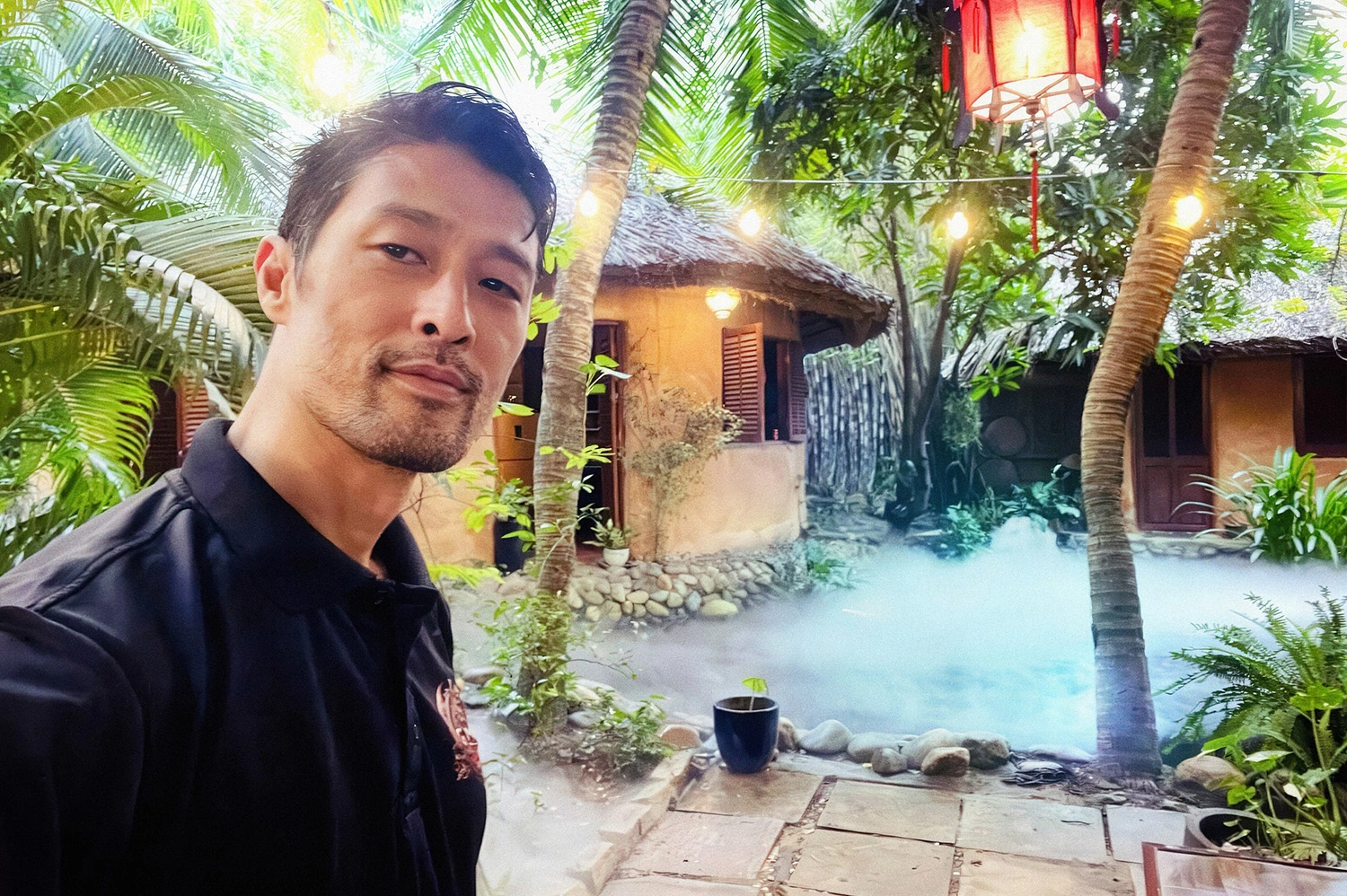 Diễn viên ở nhà 1.800m2 đẹp như resort: Gia tộc lừng lẫy, 51 tuổi lại độc thân, con gái xinh như hoa hậu - Ảnh 3.