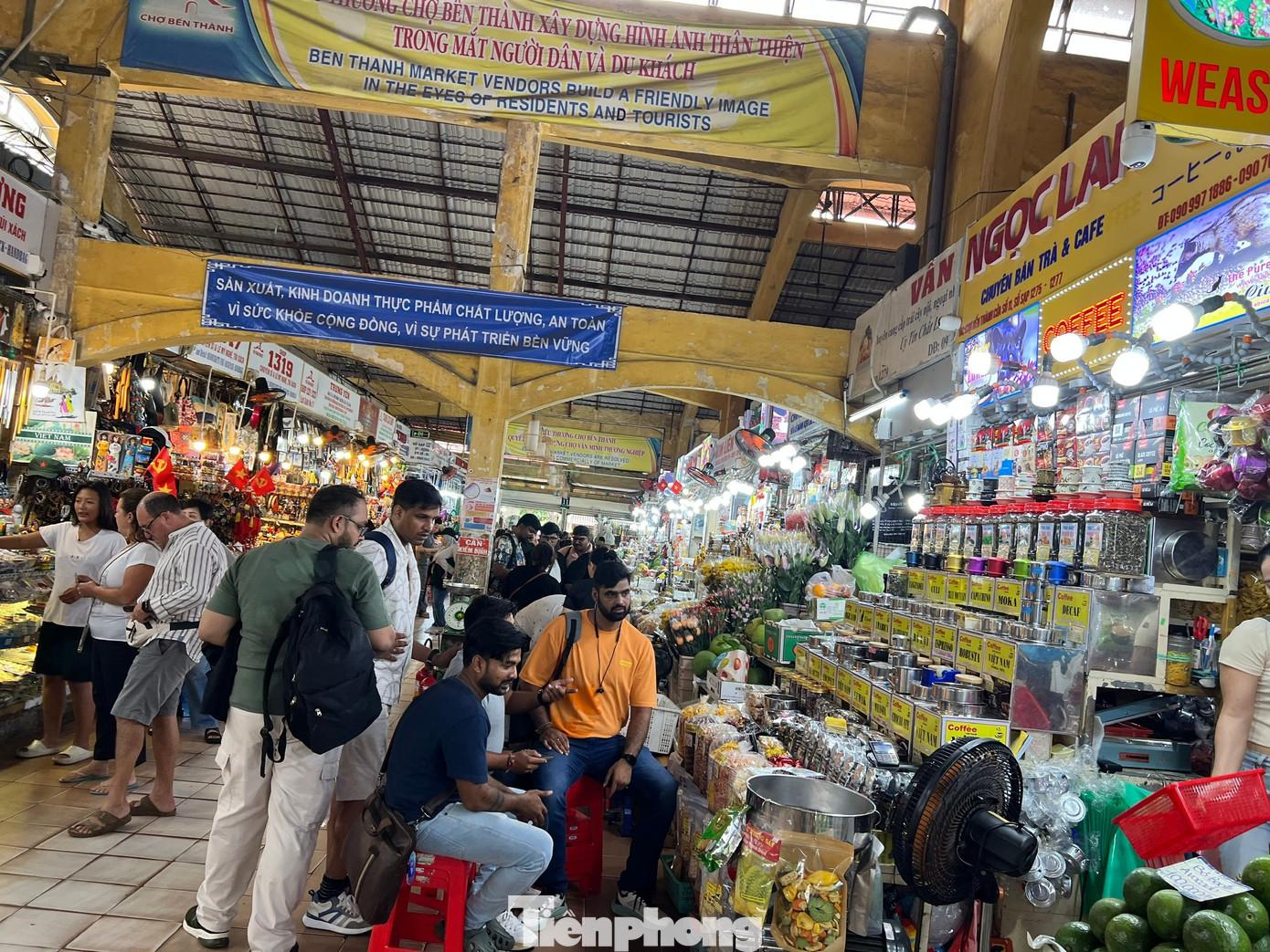 Cảnh trái ngược ở 'thiên đường mua sắm' Sài thành: Chỗ chen chân, nơi vắng lặng - Ảnh 4.